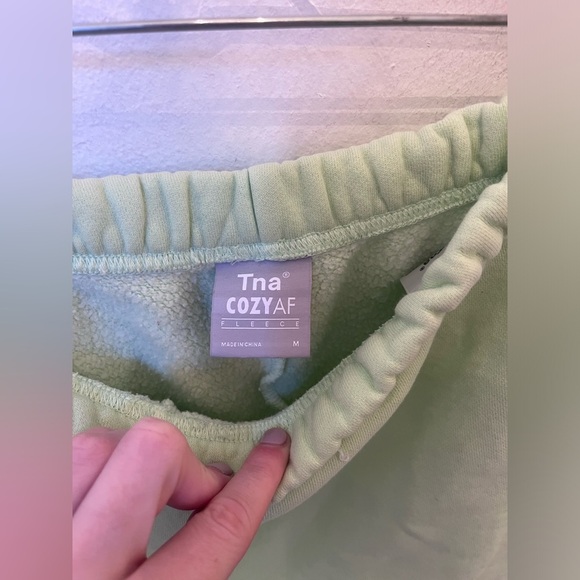 TNA Green Athletic Shorts Elastic Waistband Relaxed Fit - Picture 5 of 5